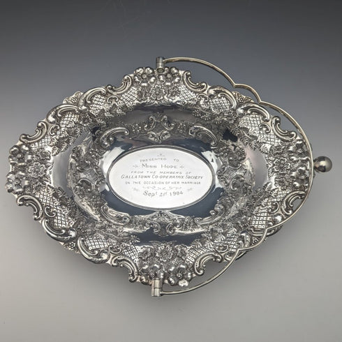 英国アンティーク シルバープレート製 大型バスケット 花彫刻 稼働ハンドル 548g